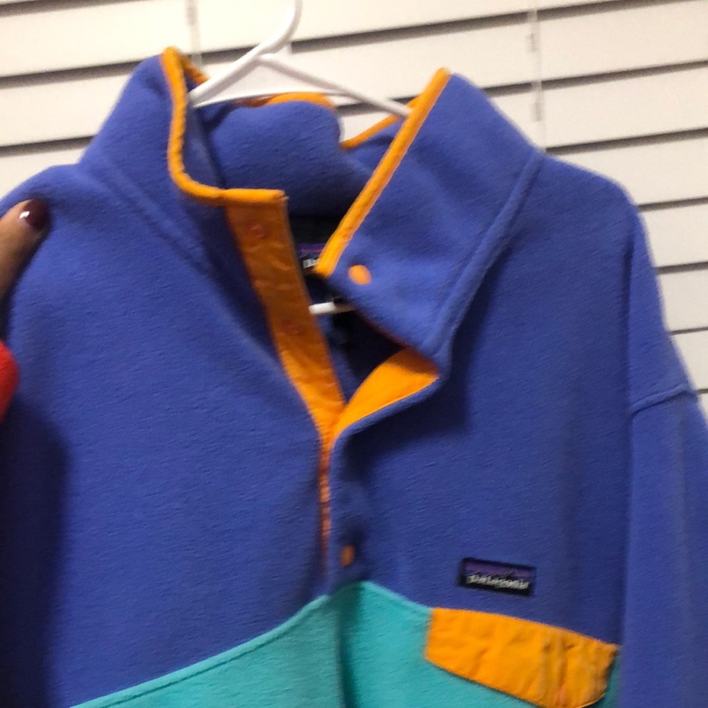 Large Patagonia pullover. Great condition!!!